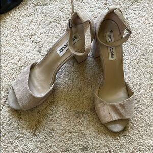 Women’s Size 7 Steve Madden Tan Heels with Ankle Strap